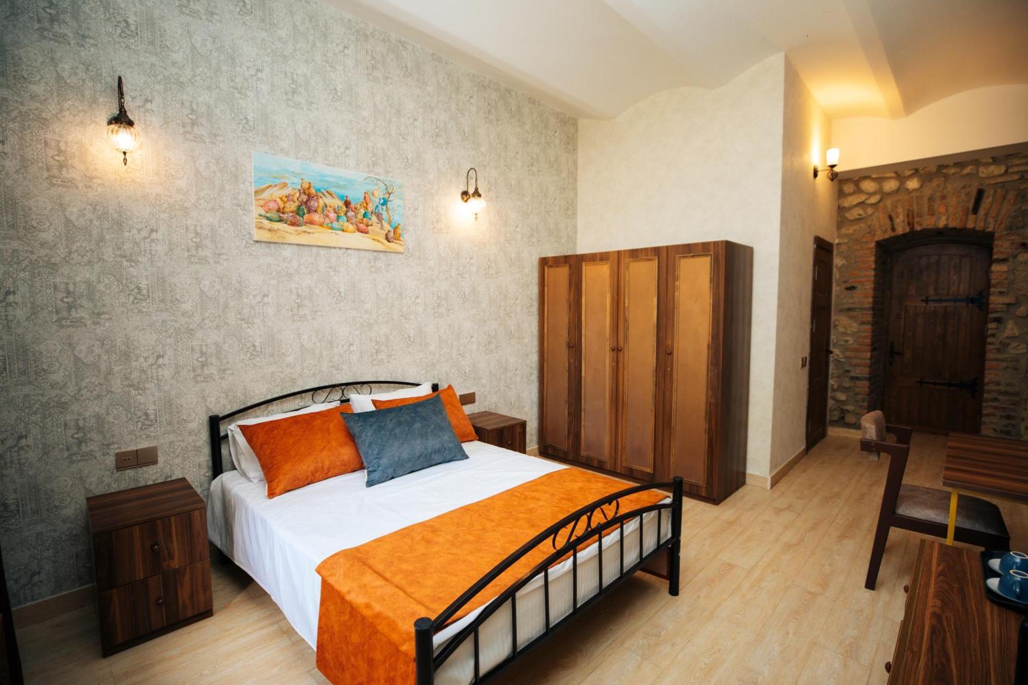 Art Hotel By Abad Guest Şǝki Екстериор снимка